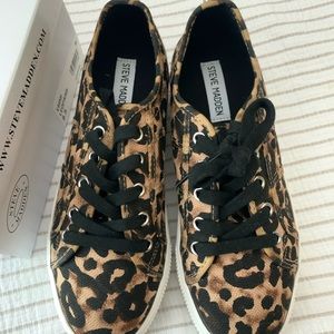 Steve Madden Emmi Leopard sneakers